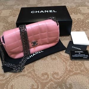 Chanel pink quilted leather bag with chain classic